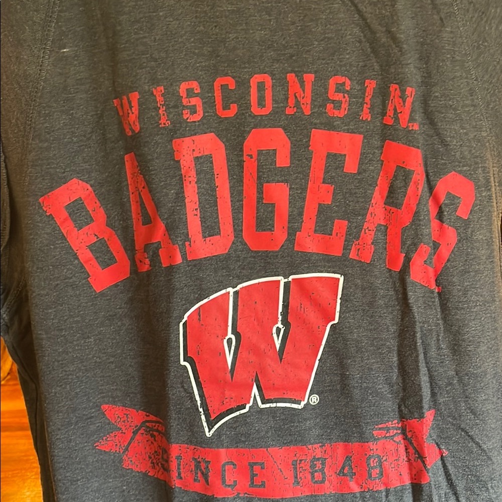 Wisconsin Badgers Graphic Tee - Picture 4 of 4